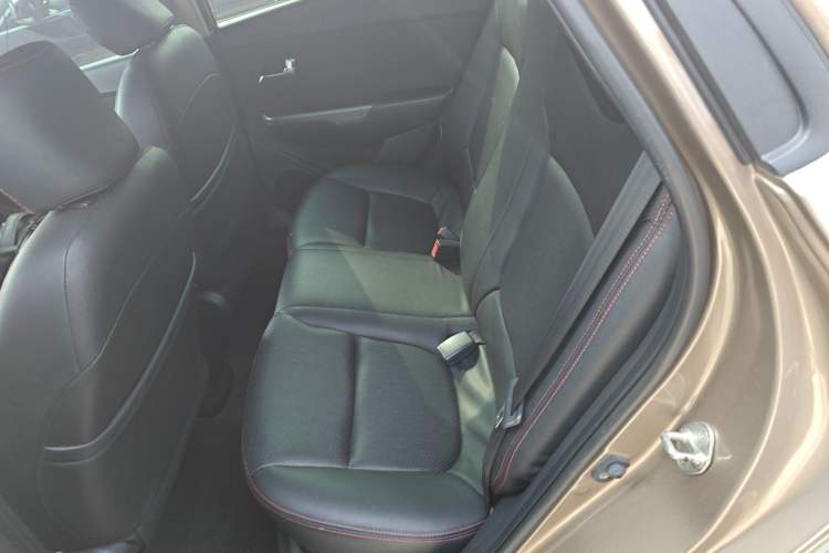 Used Kia K2 2015 Sedan 1.4L MT GLS
