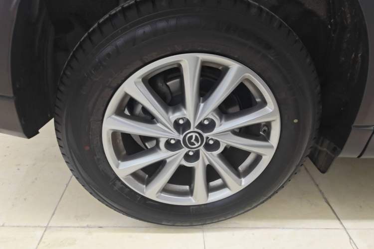 Used Mazda CX-5 2024 2.0L Automatic Two-Wheel Drive Comfort Version Right Rear Wheel Hub