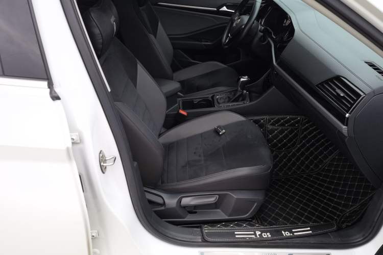 Used Volkswagen Sagitar 2022 280TSI DSG Excellence Edition Right Front Seat