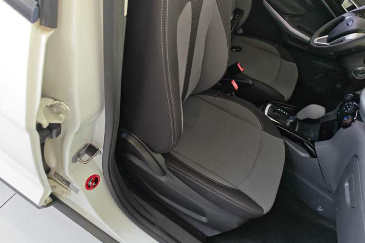 Used Ford EcoSport 2013 1.5L Automatic Fashion Model
