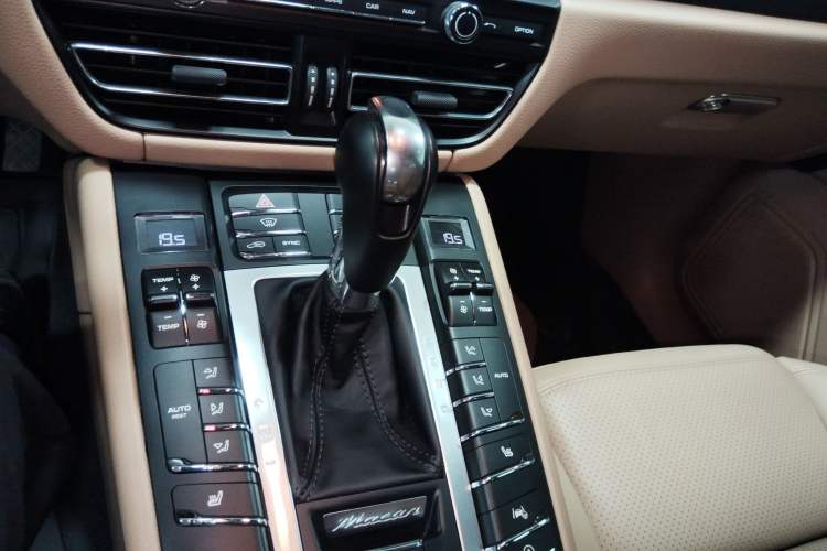Used Porsche Macan 2018 Macan 2.0T Gear Lever