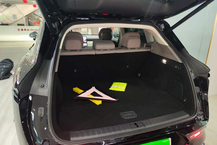 Used Zeekr 7X 2025 75 kWh Rear-Wheel Drive Intelligent Driving Version Trunk