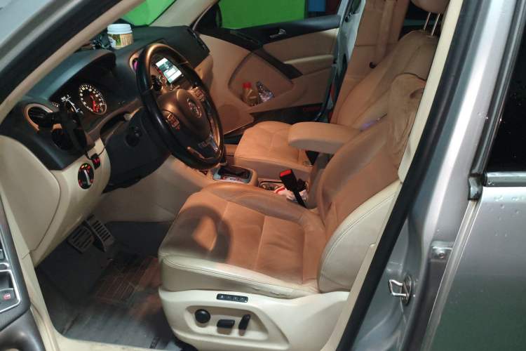 Used Volkswagen Tiguan 2010 2.0 TSI Automatic All-Wheel Drive Flagship Navigation Edition
