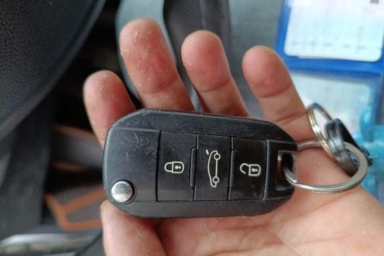 Used Peugeot 301 2014 1.6L Manual Comfort Edition
