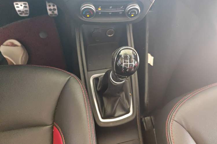 Used Haval H1 2015 1.5L Manual Luxury Model
