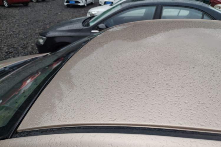 Used Hyundai Verna (older generation) 2014 1.4L Manual Smart GLS Trim Roof