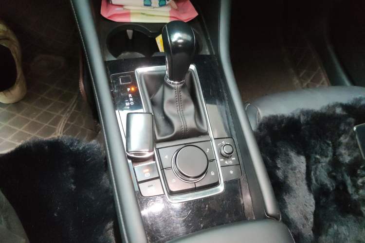 Used Mazda 3 Axela 2020 2.0L Automatic Luxury Version Gear Lever
