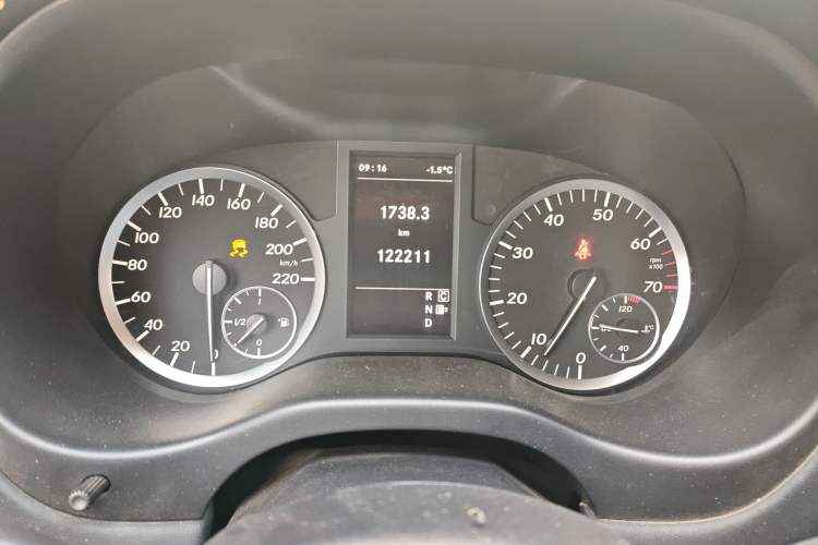 Used Mercedes-Benz Vito 2018 2.0T Business Version China VI Emission Standard