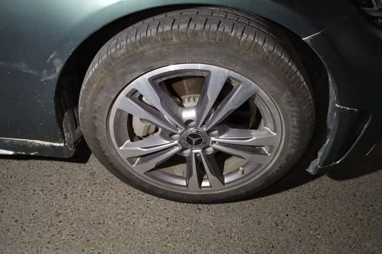 Used Mercedes-Benz C-Class 2020 Restyled C 200 L Fashion Edition Sport Version Right Front Wheel Hub