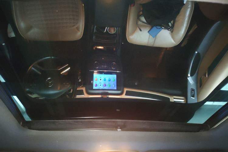 Used Mercedes-Benz R-Class 2014 R 400 4MATIC Business Model Headliner