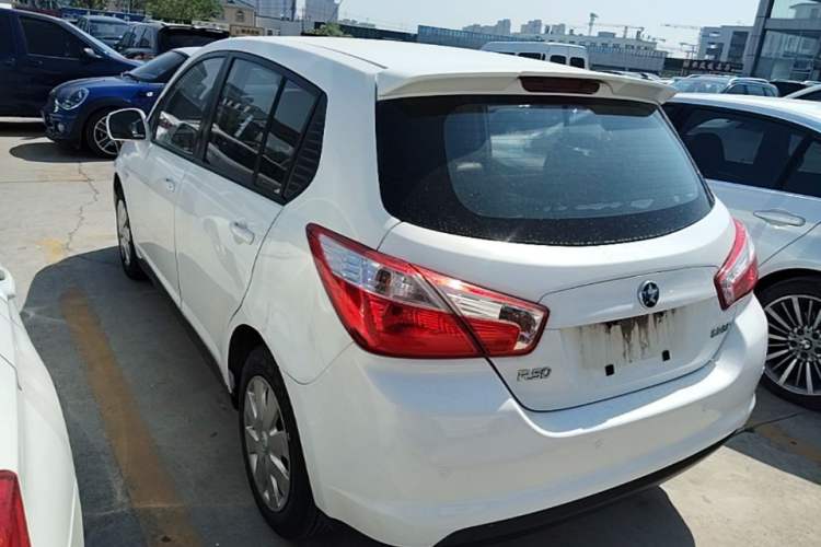 Used Venucia R50 2014 1.6L Automatic Splendid Edition Rear Left 45 Deg