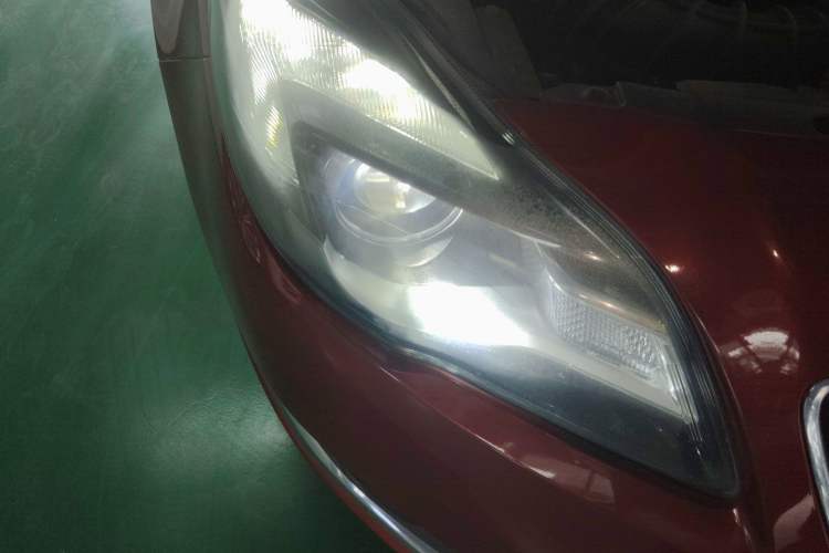 Used Buick Regal 2014 2.0L Leading Fashion Edition Right Front Headlight