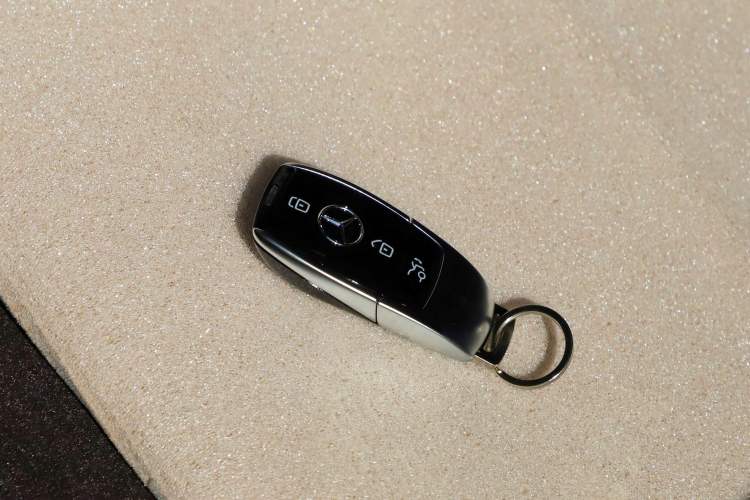 Used Mercedes-Benz E-Class 2022 Second Facelift E 300 L Luxury Edition
