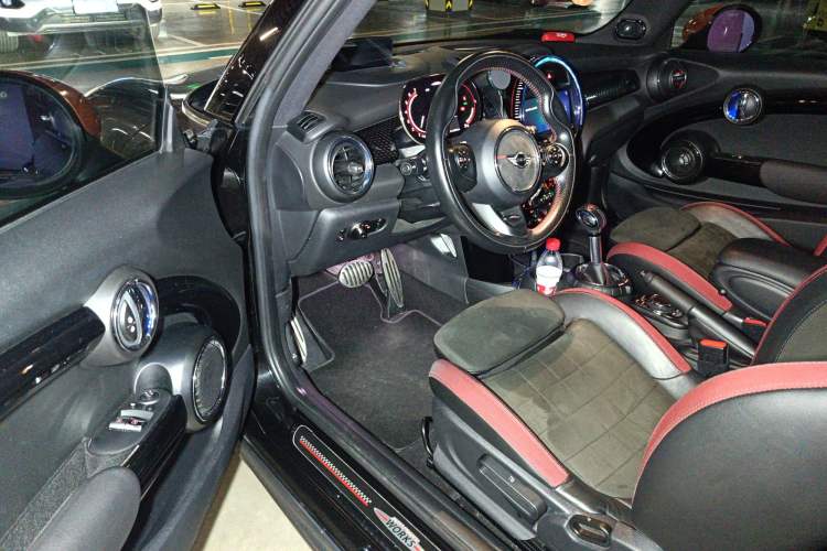 Used MINI JCW 2015 2.0T JOHN COOPER WORKS