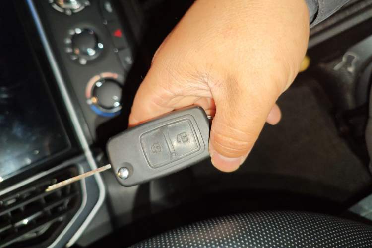 Used Chana Ruixing M60 2023 1.5L GDI Comfort-Class Passenger Vehicle 6/7 Seats
