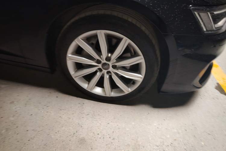 Used Audi A6L 2021 45 TFSI Prestige Dynamic Edition Right Front Wheel Hub