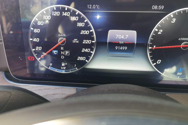 Used Mercedes-Benz E-Class 2016 E 200 L Odometer Close Up