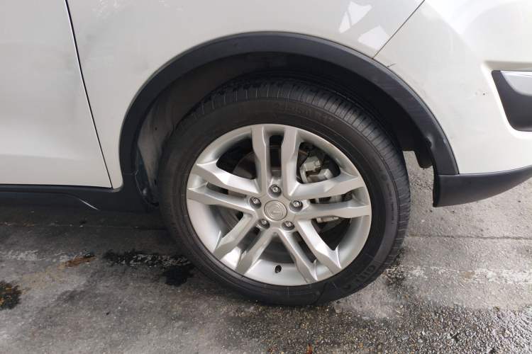 Used CHANGAN CS35 2016 1.6L Manual Luxury Model China IV Standard Right Front Wheel Hub