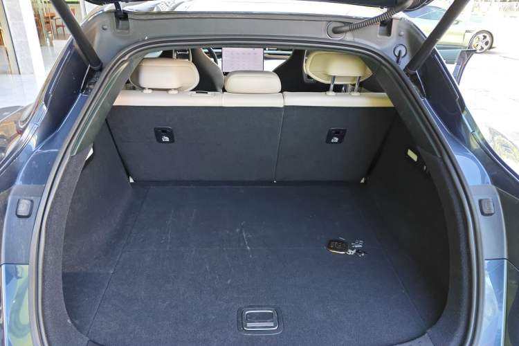 Used Xiaomi Auto YU7 2025 Ultra-Long Range High-Performance All-Wheel-Drive Max Edition