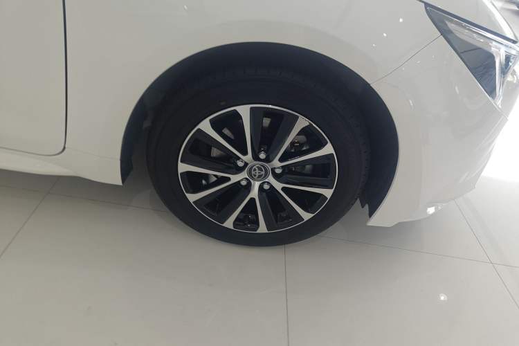 Used Toyota Levin 2024 Smart Electric Hybrid Dual-Engine 1.8L Luxury Edition Right Front Wheel Hub