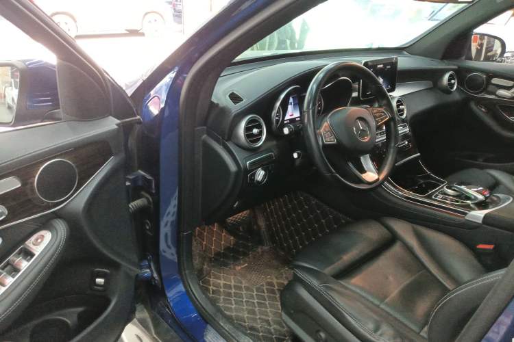 Used Mercedes-Benz GLC 2019 GLC 260 L 4MATIC Dynamic Model
