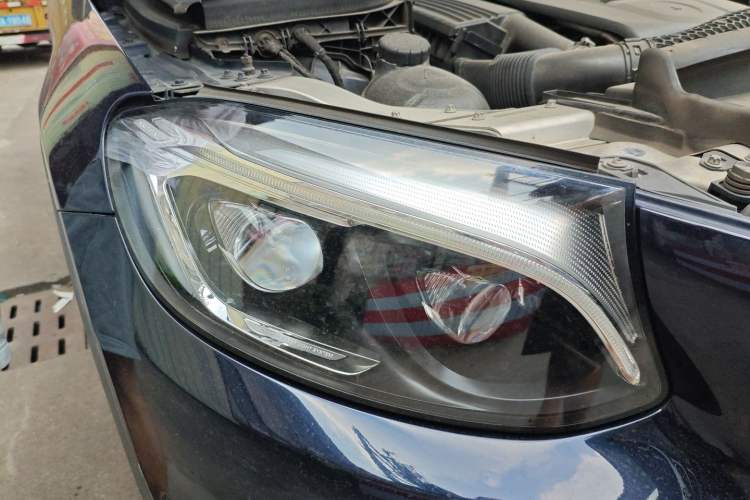 Used Mercedes-Benz GLC 2016 GLC 300 4MATIC Dynamic Model
