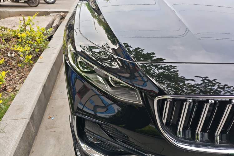 Used Geely Auto Preface 2026 Model Oriental Yao 1.5TD Kunlun Edition Right Front Headlight