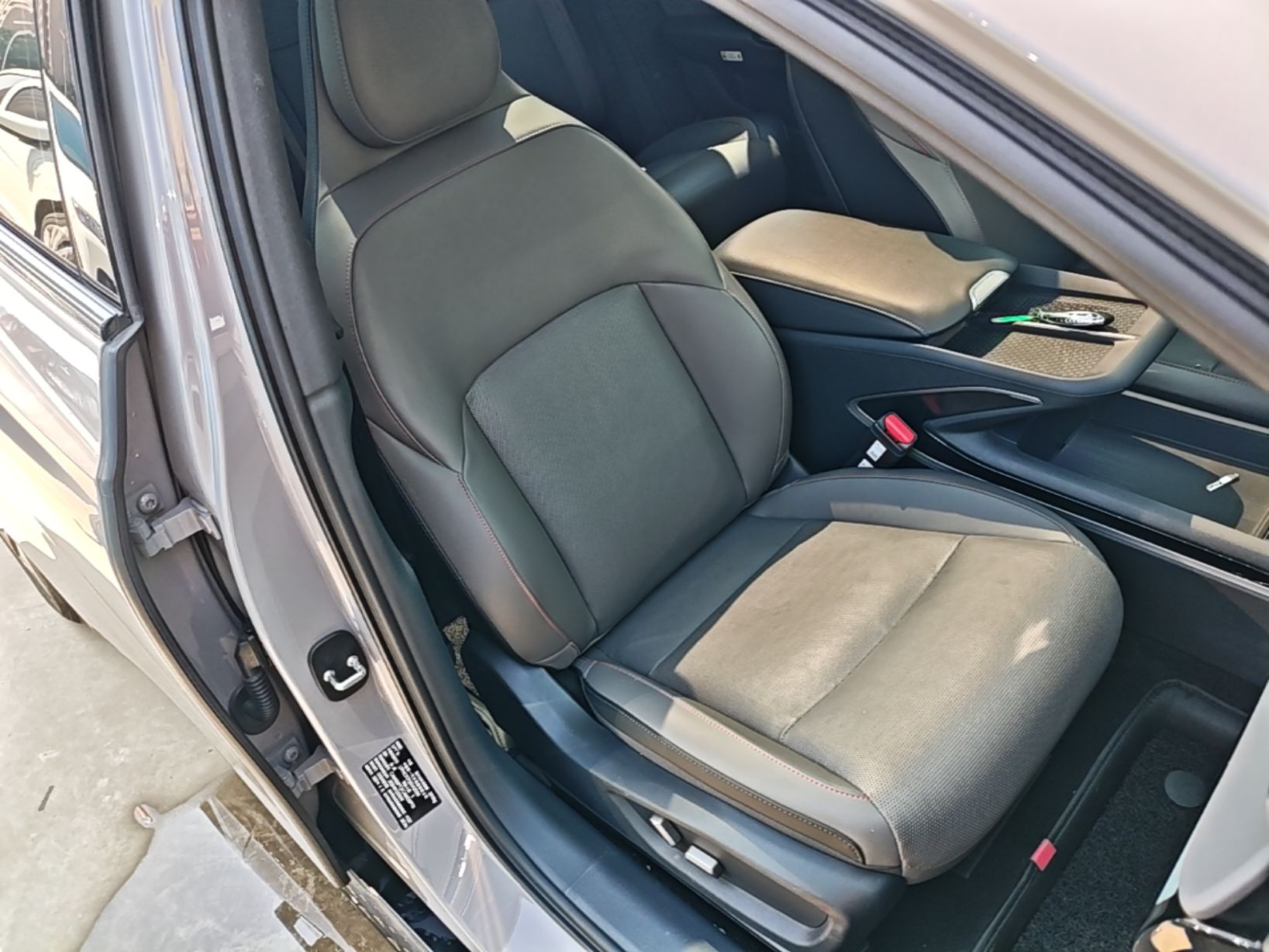 Hongqi EH7 2025 640 All-Wheel Drive Smart Selection Edition — снимка 19