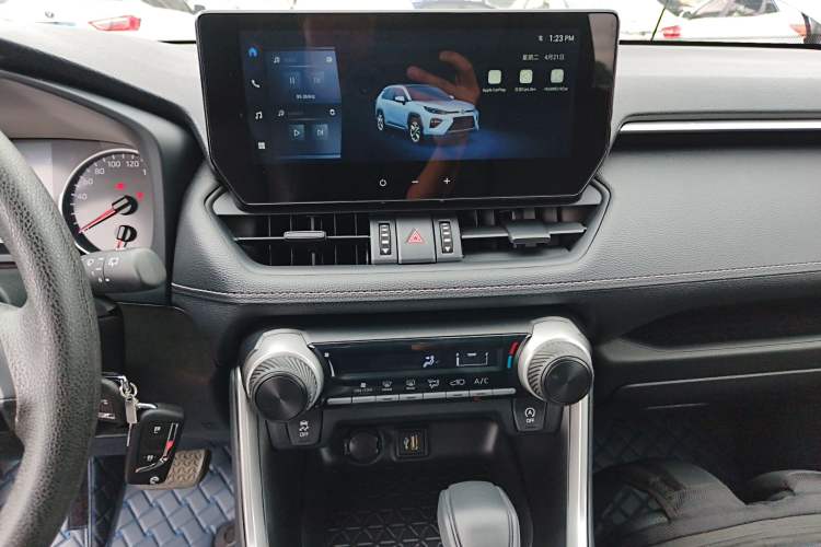 Used Toyota Wildlander 2024 2.0L CVT Two-Wheel Drive Leading Edition
