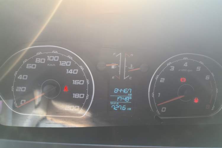 Used Leopaard Q6 2015 2.4L Manual Two-Wheel-Drive Elite Model
