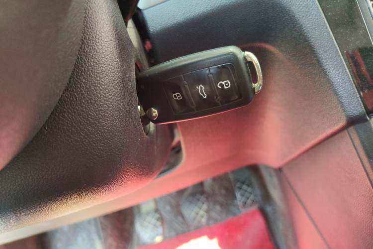 Used Volkswagen Jetta 2015 Zhuihui Edition 1.6L Manual Comfort Model