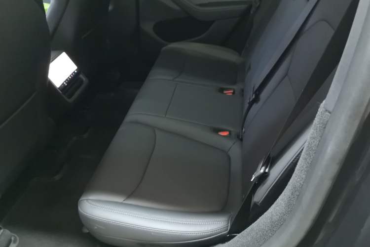 Used Tesla Model Y 2025 Rear-Wheel-Drive Version