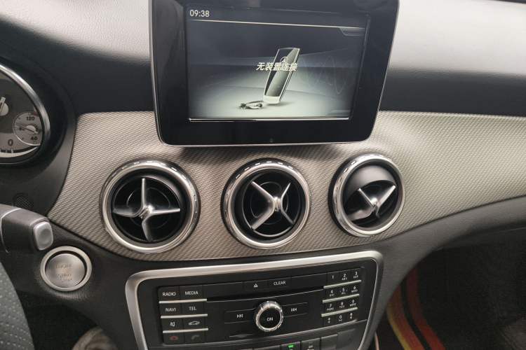 Used Mercedes-Benz GLA 2016 GLA 200 Sport Edition Audio And AC Panel