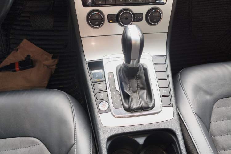 Used Volkswagen Magotan 2015 Facelift 1.8TSI Luxury Model