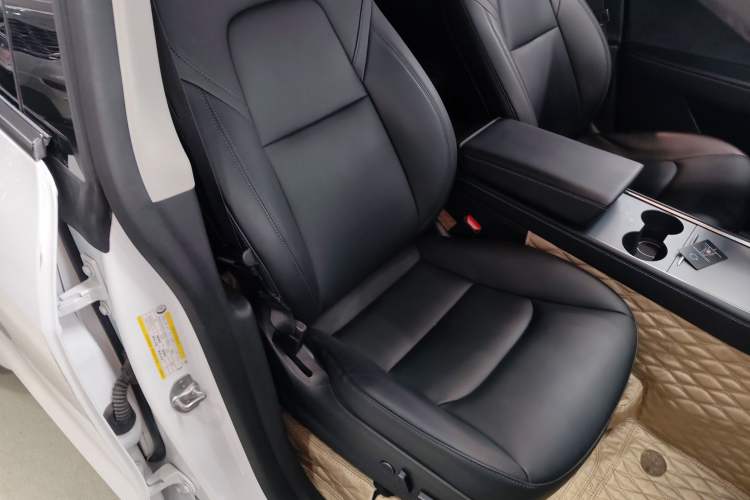 Used Tesla Model Y 2021 Long-Range All-Wheel-Drive Version 3D7