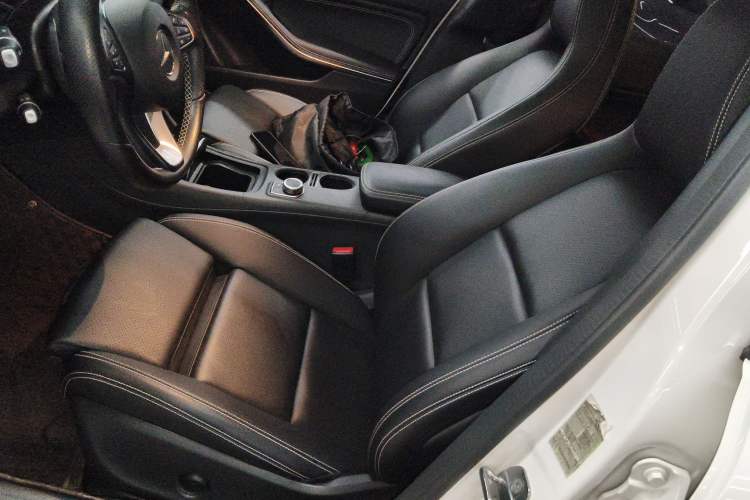 Used Mercedes-Benz GLA 2018 GLA 200 Sport Edition Left Front Seat