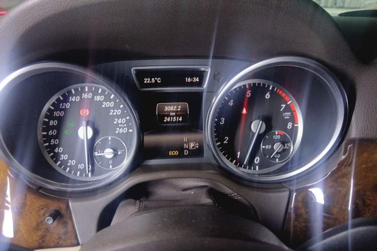 Used Mercedes-Benz M-Class 2014 ML 400 4MATIC Dynamic Model
