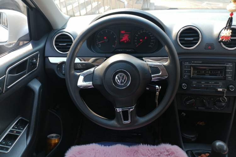 Used Volkswagen Jetta 2015 Value Edition 1.6L Manual Fashionable Style
