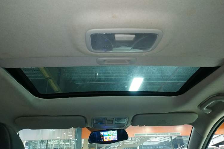 Used Hyundai ix35 2015 2.0L Automatic 2WD Smart Type China IV Headliner