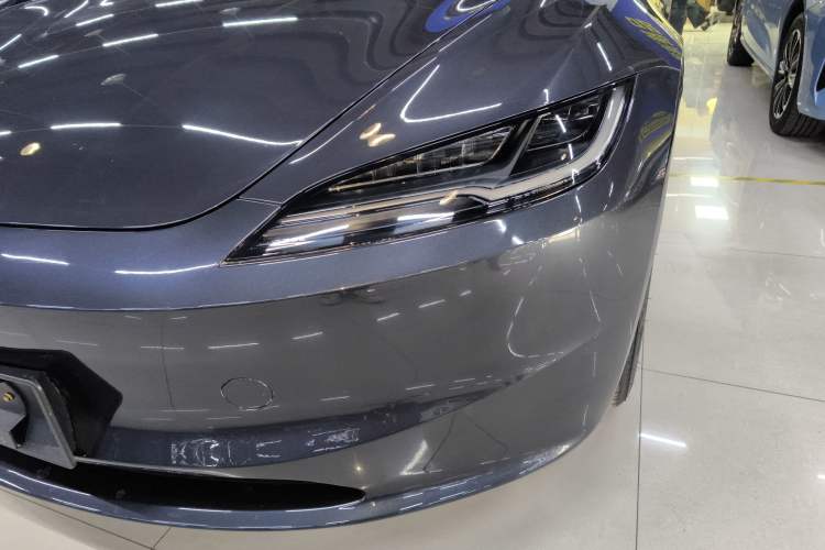 Used Tesla Model 3 2025 Rear-Wheel-Drive Version