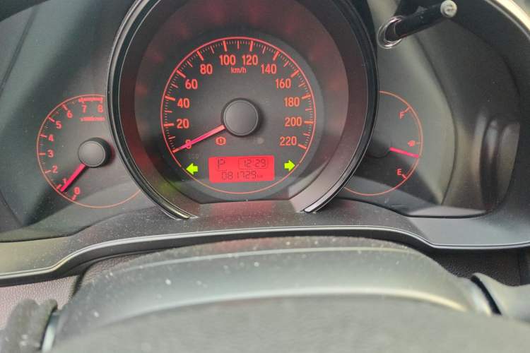 Used Honda Fit 2018 1.5L CVT Comfort Sunroof Version Odometer Close Up