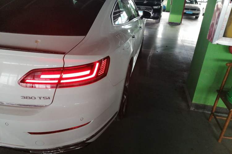 Used Volkswagen FAW-Volkswagen CC 2023 380TSI Striking Edition Right Rear Taillight