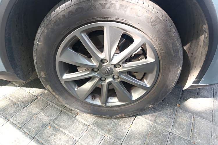 Used Geely Auto Jiajie 2021 1.8TD DCT Comfort Model Right Front Wheel Hub