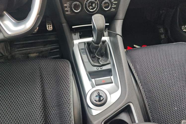 Used DS 6 2014 1.6T Luxury Edition THP200