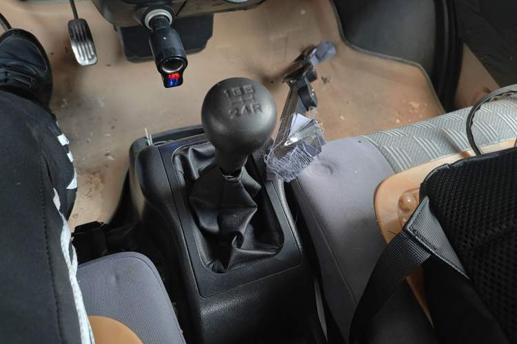 Used Wuling Rongguang 2011 1.2L Base Version
