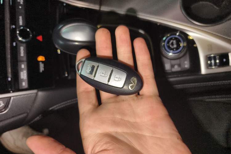 Used Infiniti Q50L 2015 2.0T Enjoyment Edition Vehicle Key