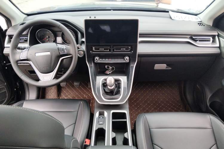 Used Haval M6 2021 PLUS 1.5T Manual Luxury Smart Connectivity Model Center Console