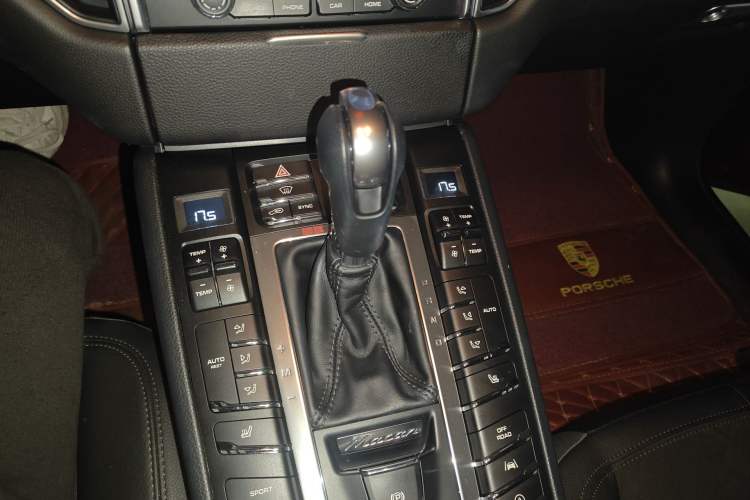 Used Porsche Macan 2017 Macan 2.0T Gear Lever