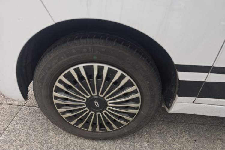 Used Chery QQ Ice Cream 2022 170km Sundae Phosphate Lithium-Ion
