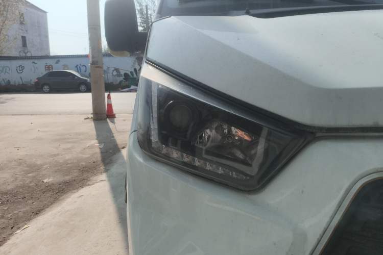 Used JMC Transit 2019 2.8T Commercial Version Long Wheelbase Mid-Roof 6-Seater Rear Single Tire China VI Emission Standard – JX493